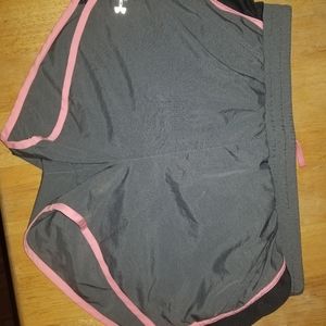 Womens Underarmour shorts